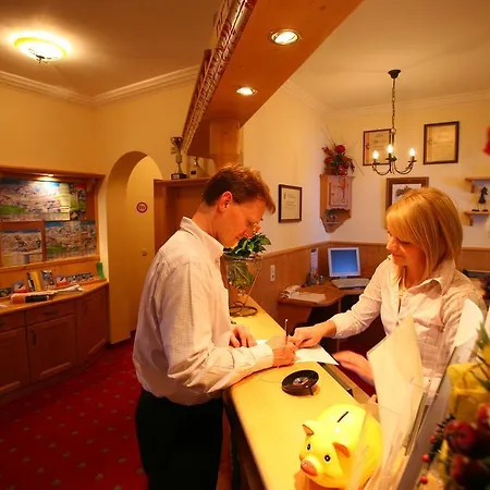 Gut Raunerhof ホテル